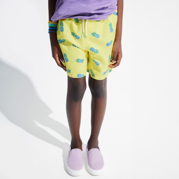 شورت سباحة بطبعة الأناناس باللون الأصفر للأولاد